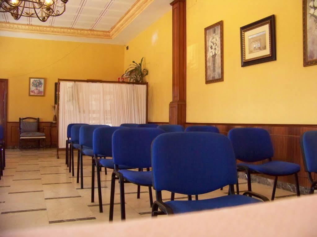 Hostal Restaurante El Lirio Bollullos Par del Condado Eksteriør bilde
